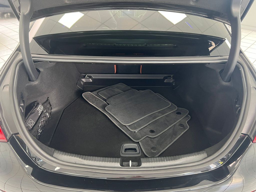 Mercedes-Benz C 220 2025