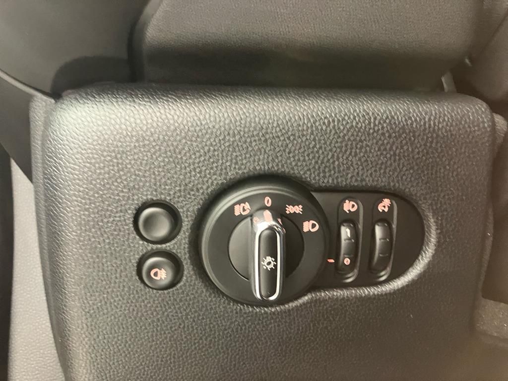 MINI Cooper Cabrio 2024