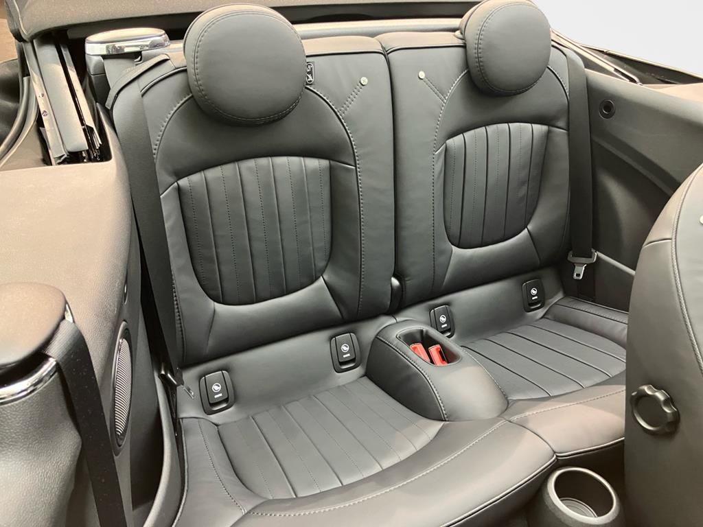 MINI Cooper Cabrio 2024