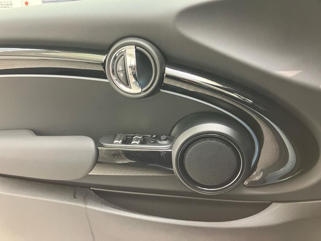 MINI Cooper Cabrio 2024