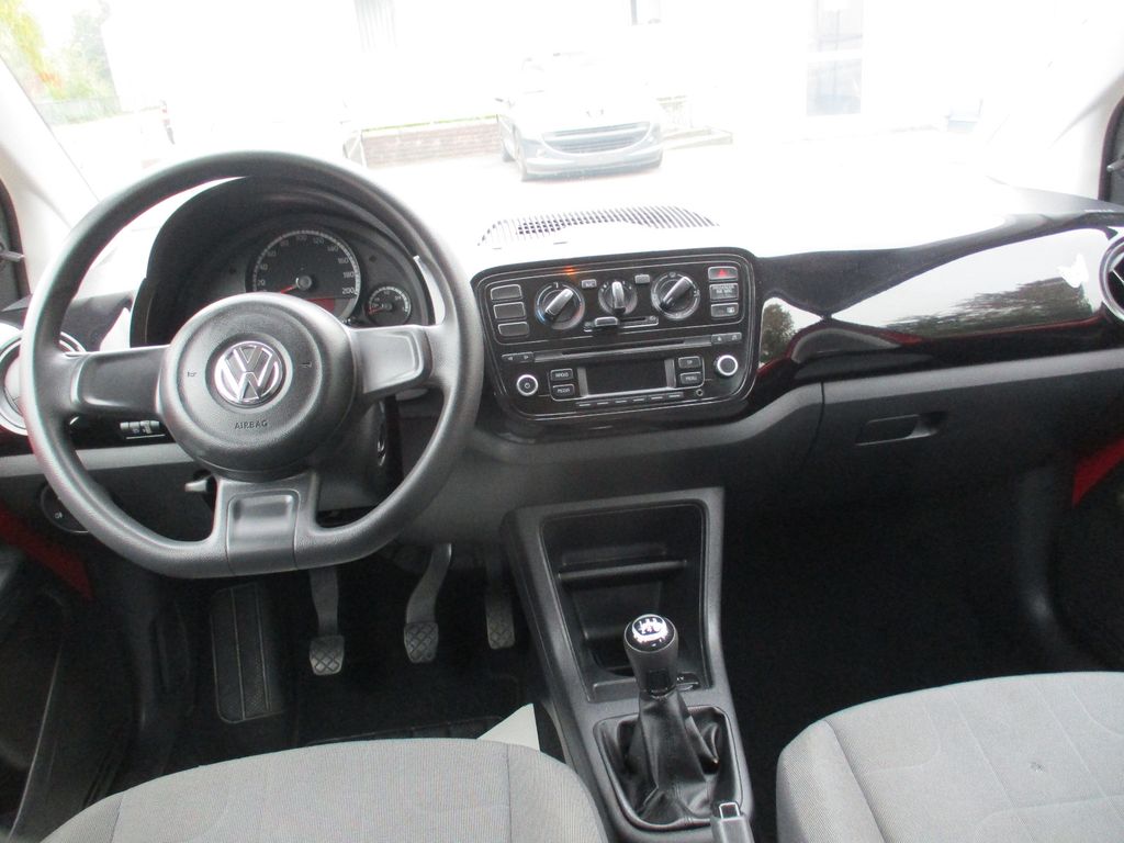 Volkswagen up! 2014