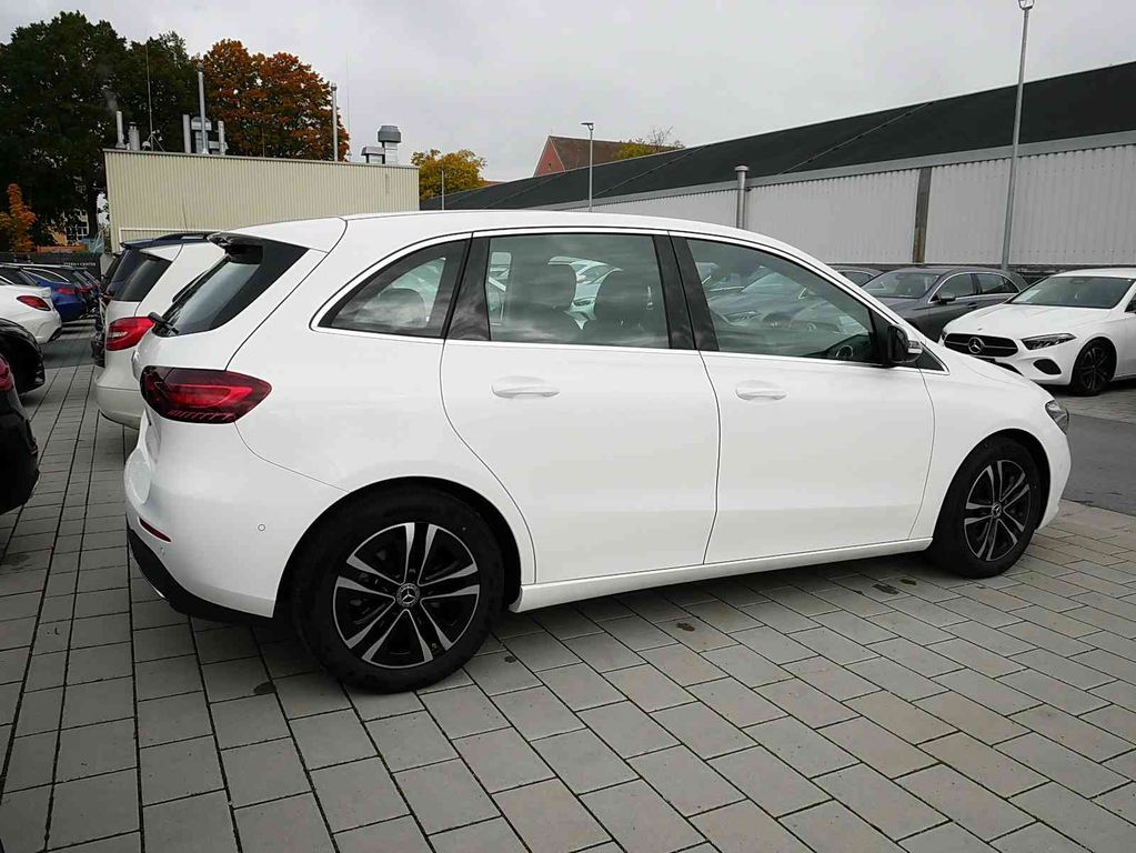 Mercedes-Benz B 220 2024