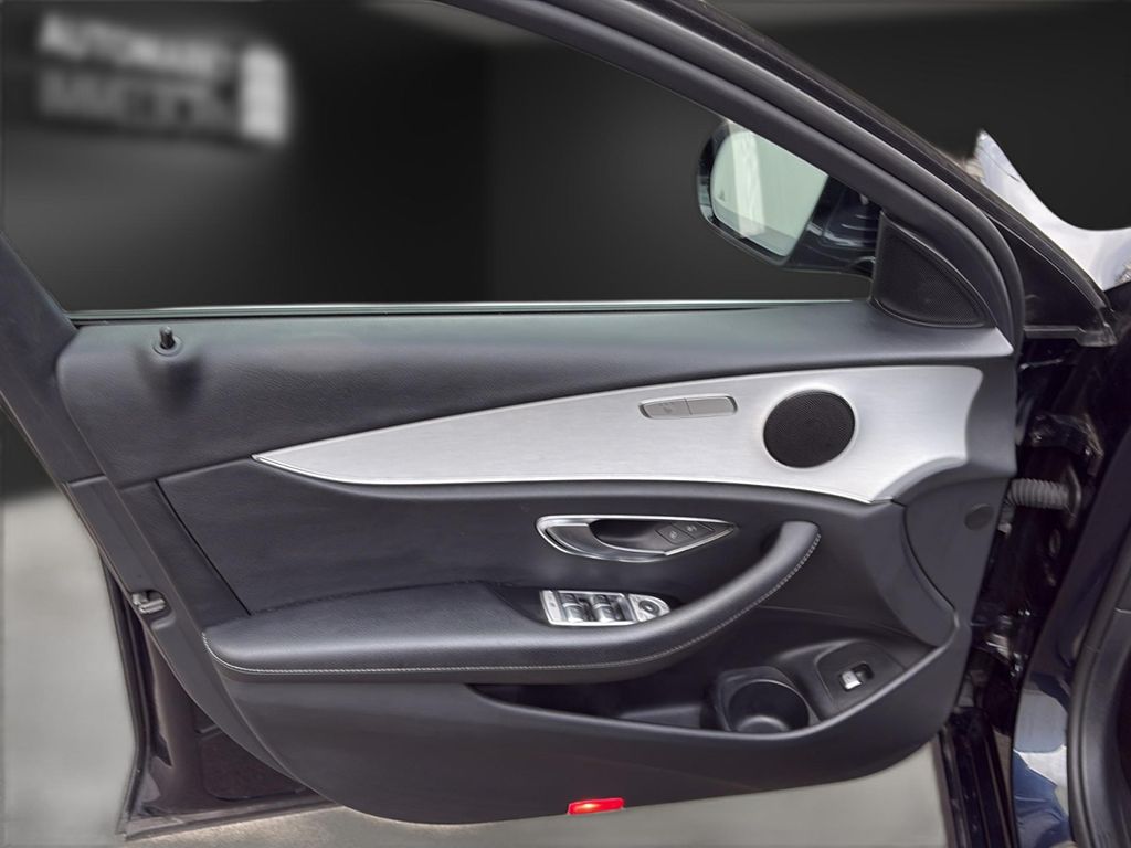 Mercedes-Benz E 300 2022