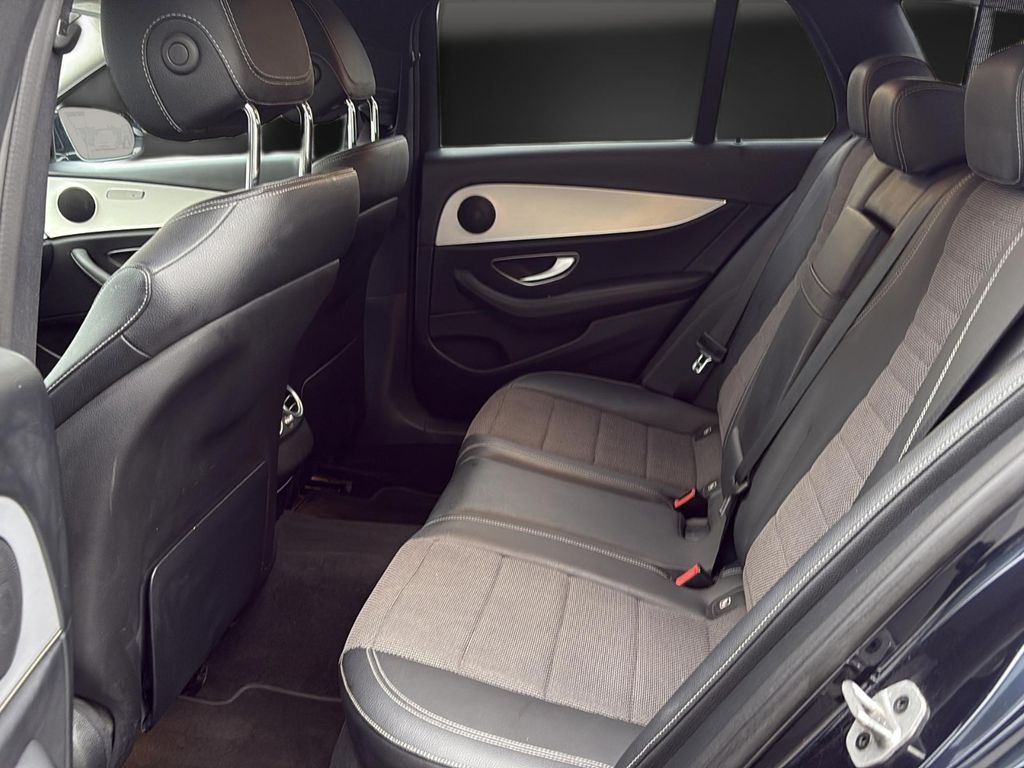 Mercedes-Benz E 300 2022