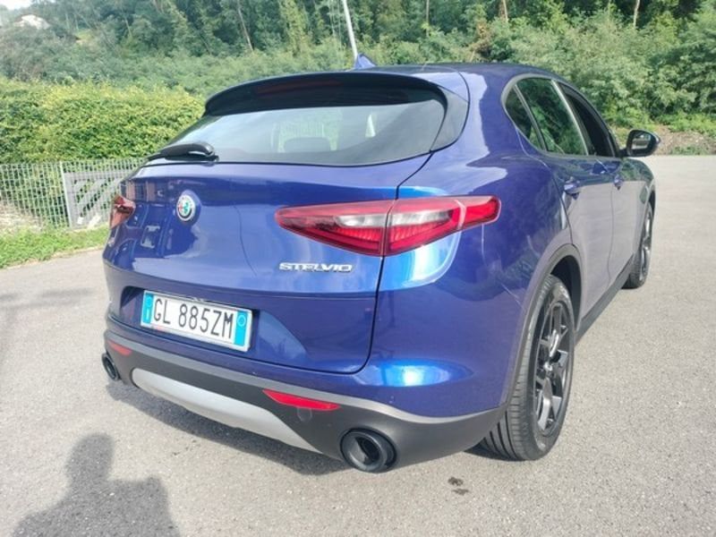 Alfa Romeo Stelvio 2023