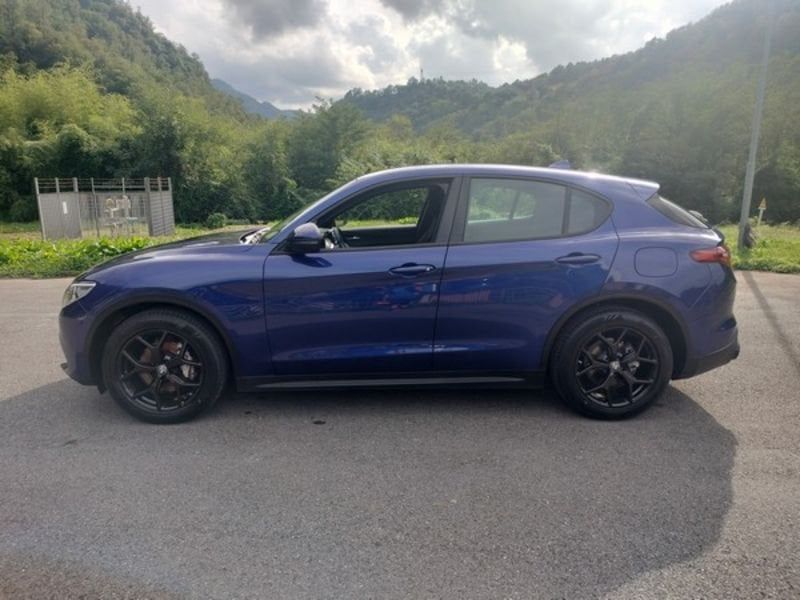 Alfa Romeo Stelvio 2023