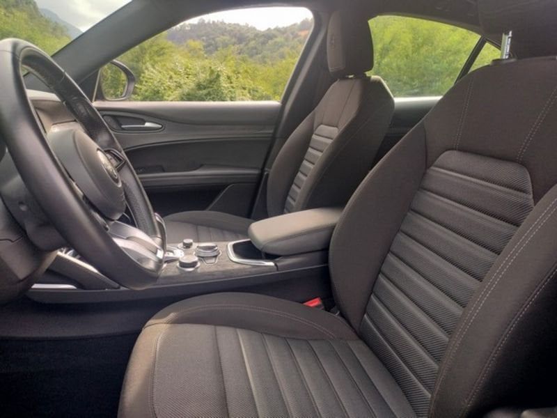 Alfa Romeo Stelvio 2023