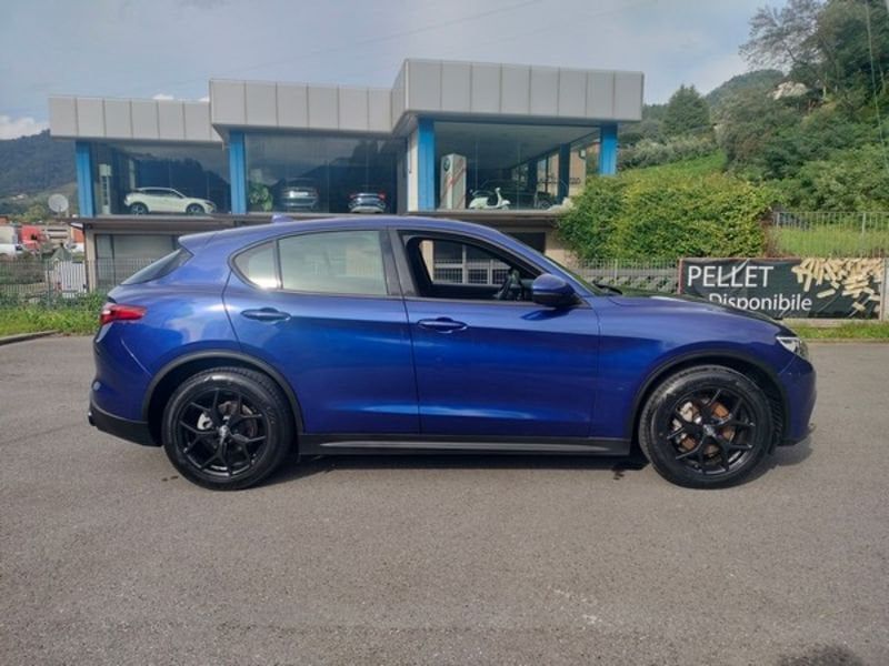Alfa Romeo Stelvio 2023