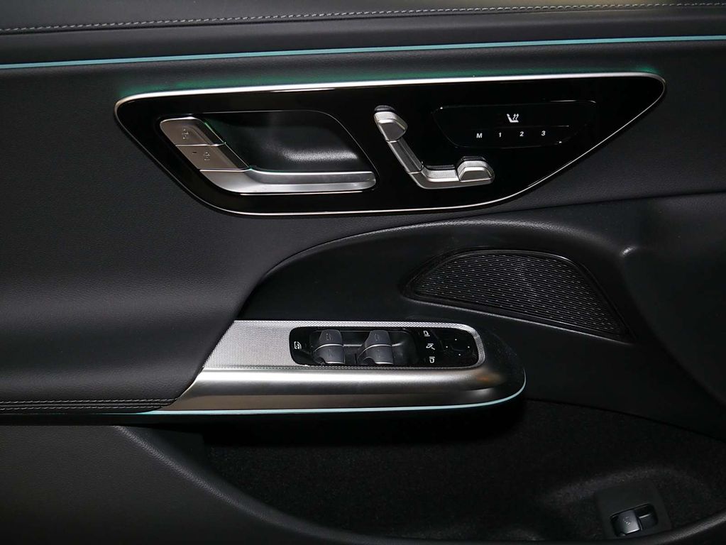 Mercedes-Benz E 200 2025