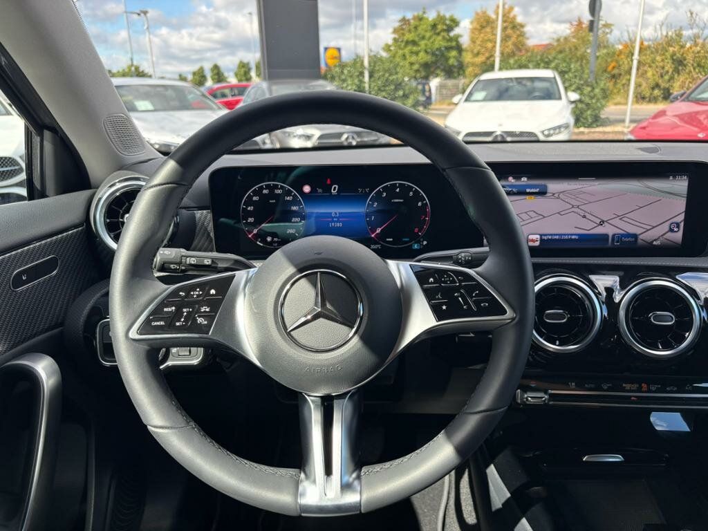 Mercedes-Benz A 180 2024