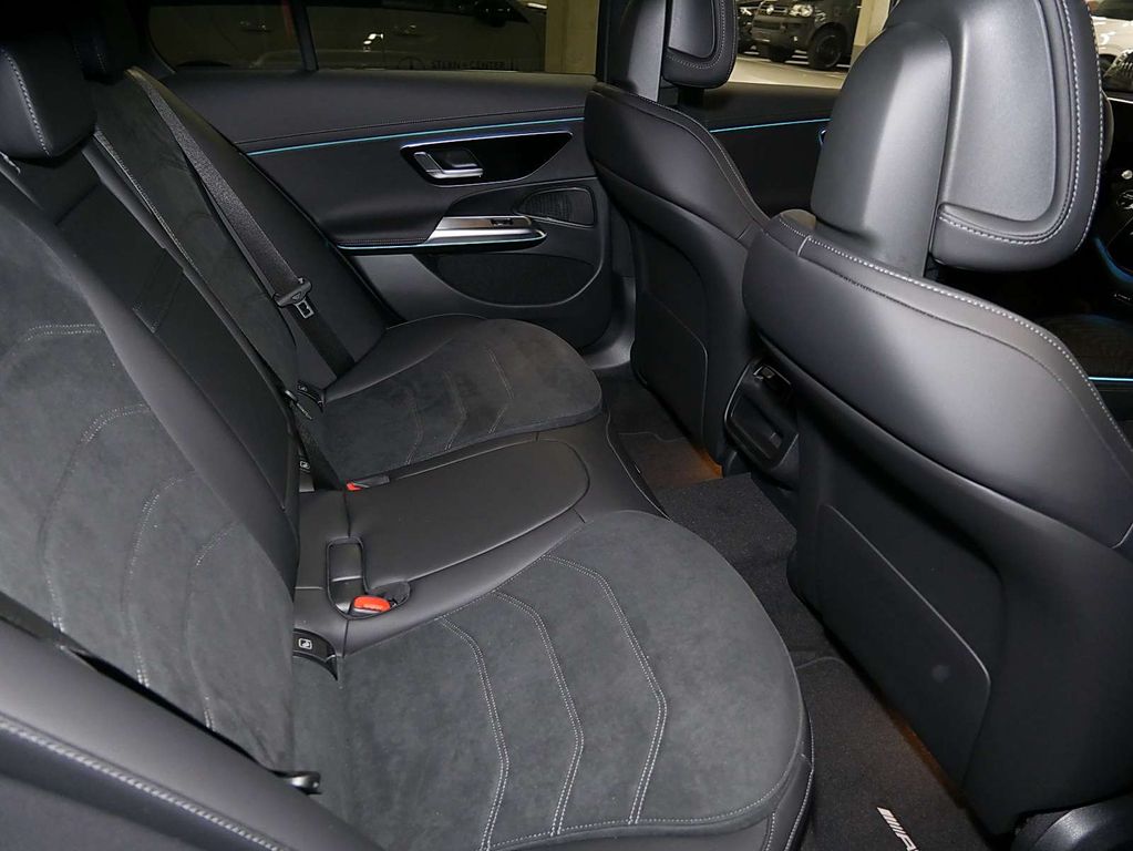 Mercedes-Benz E 220 2025