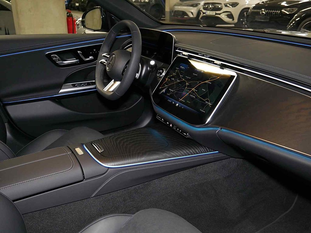 Mercedes-Benz E 220 2025