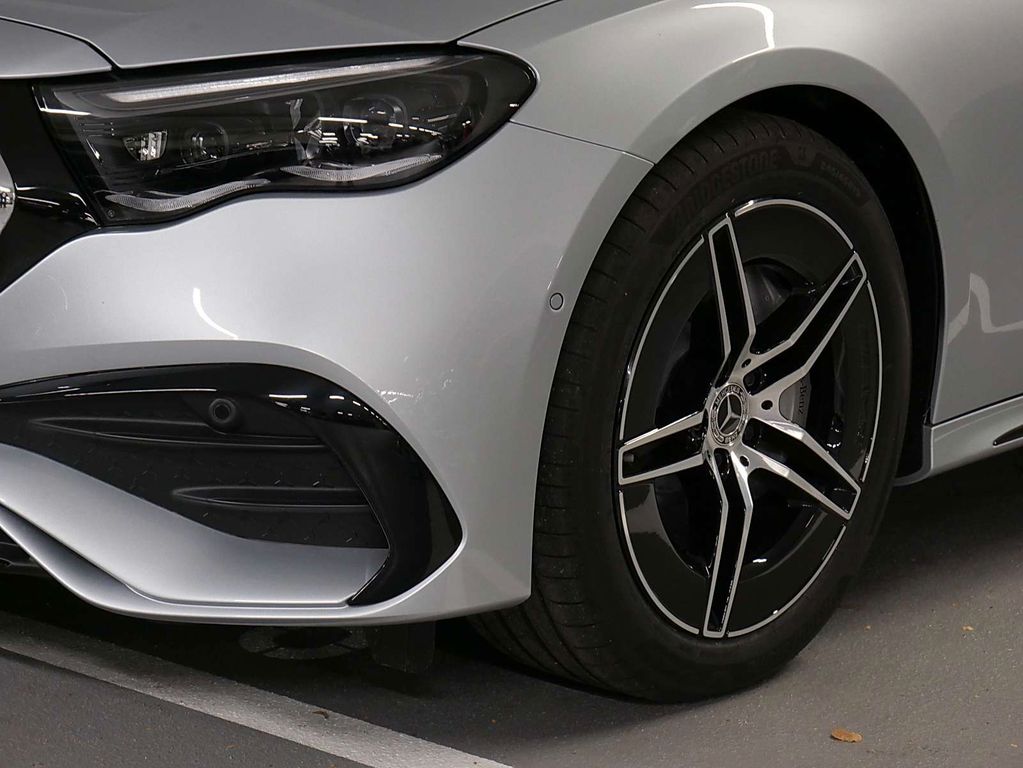 Mercedes-Benz E 220 2025