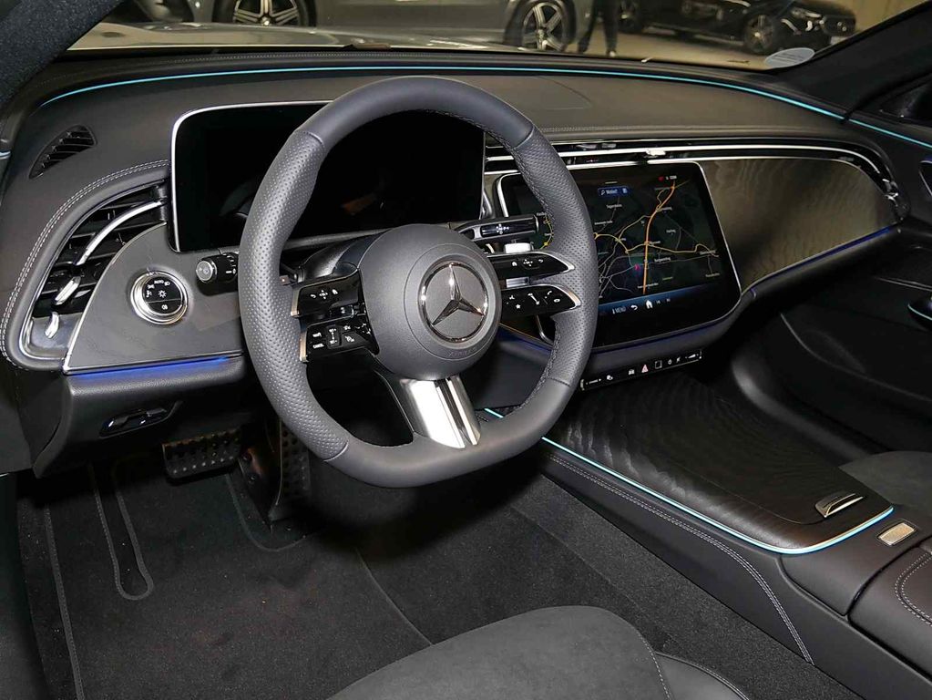 Mercedes-Benz E 220 2025