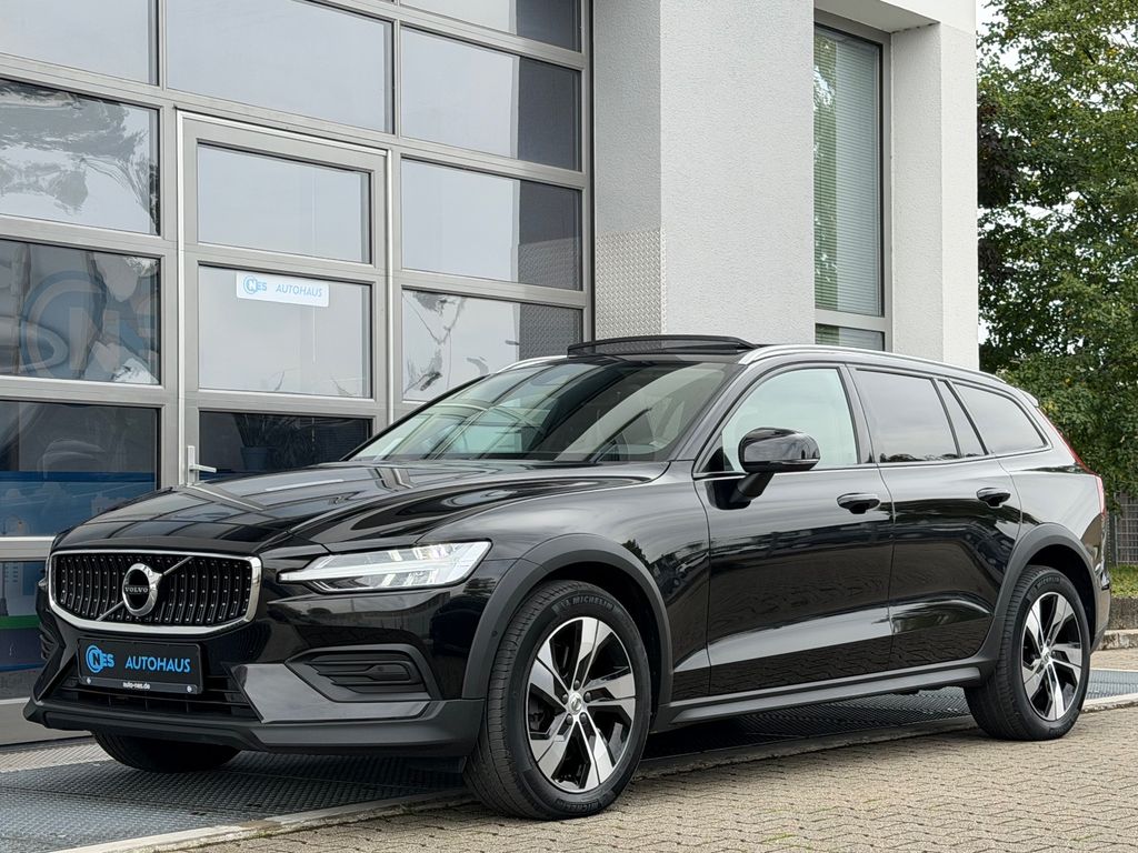 Volvo V60 Cross Country 2021