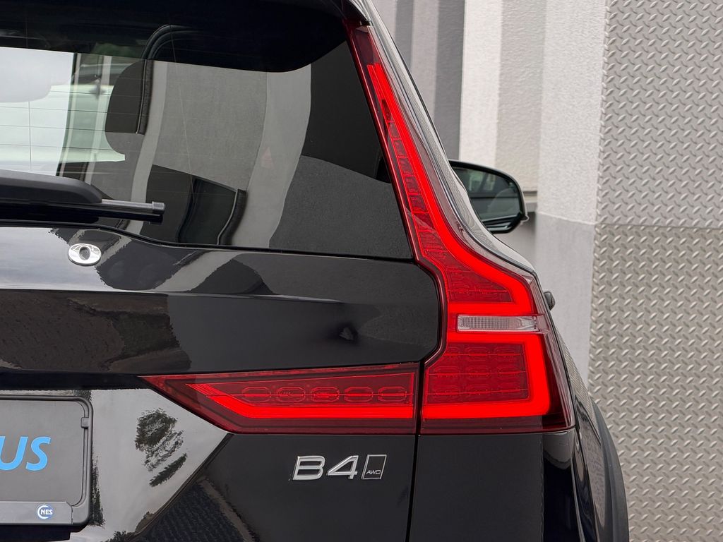 Volvo V60 Cross Country 2021