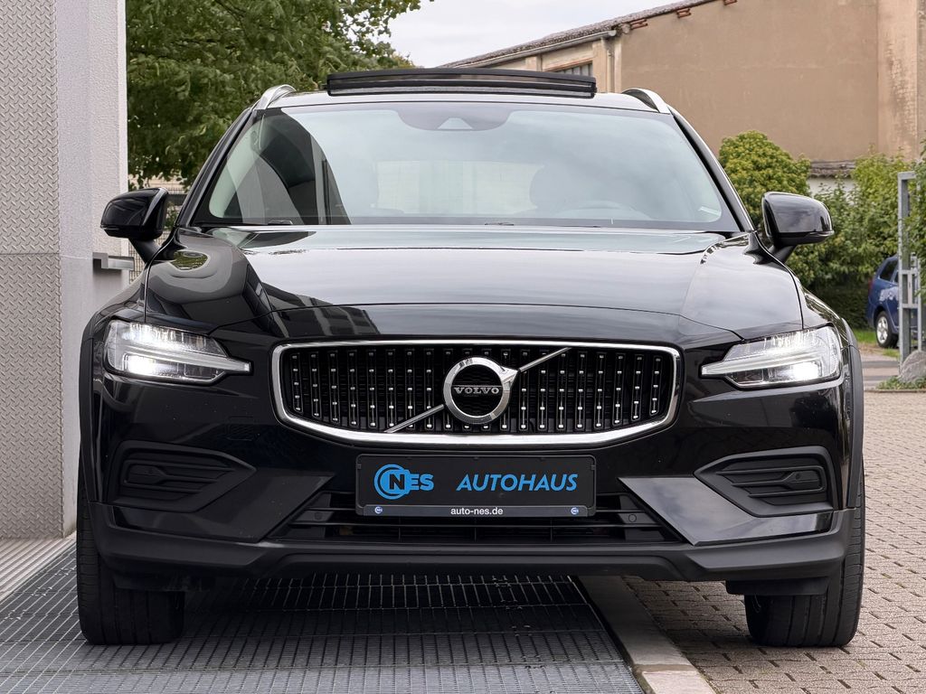 Volvo V60 Cross Country 2021