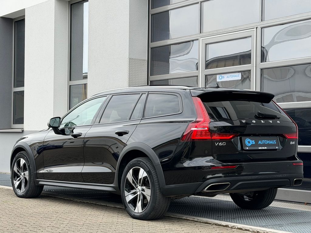 Volvo V60 Cross Country 2021
