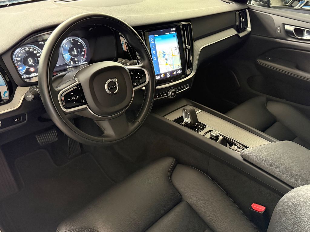 Volvo V60 Cross Country 2021