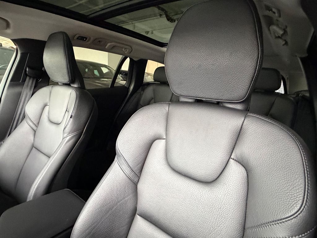 Volvo V60 Cross Country 2021