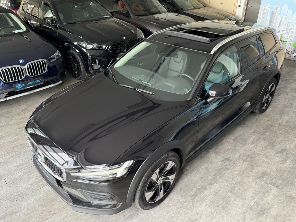 Volvo V60 Cross Country 2021