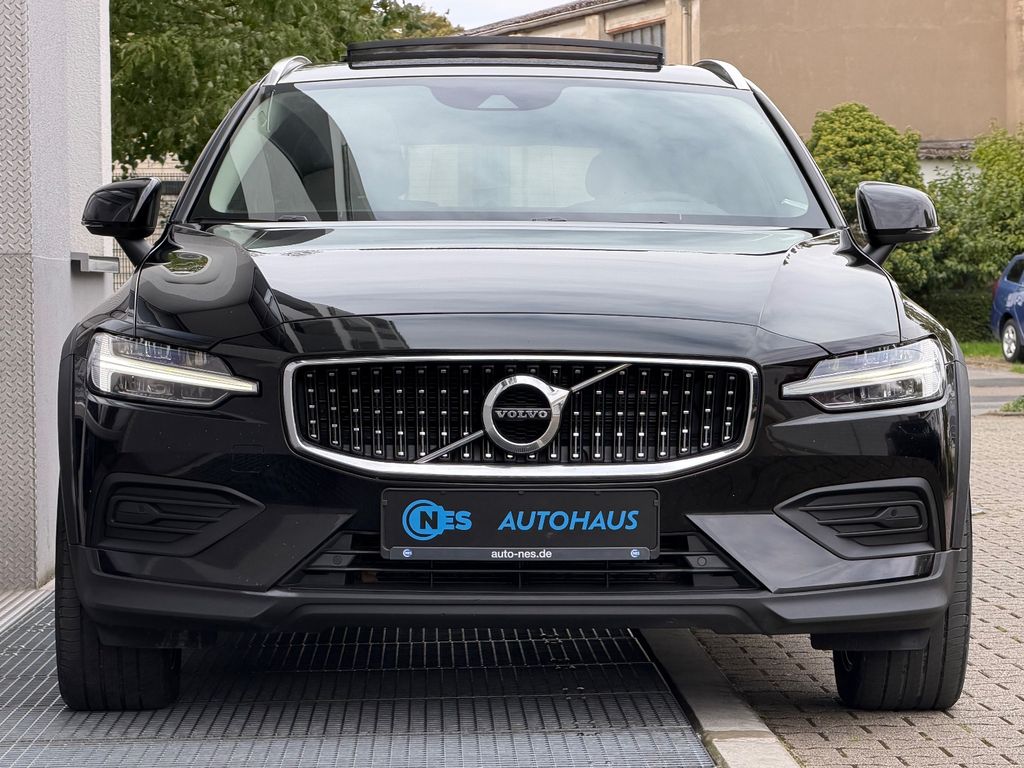 Volvo V60 Cross Country 2021