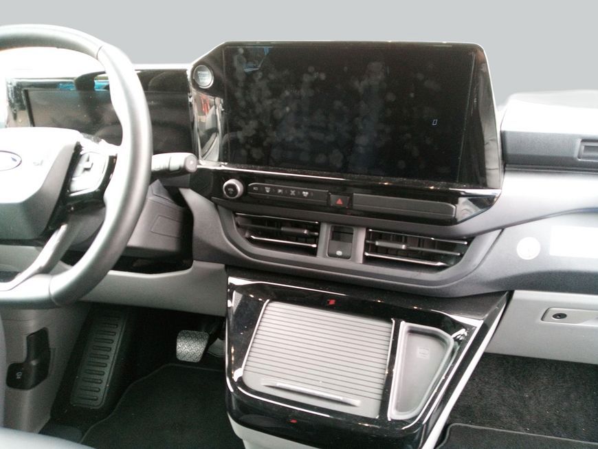 Ford Tourneo Custom 2025