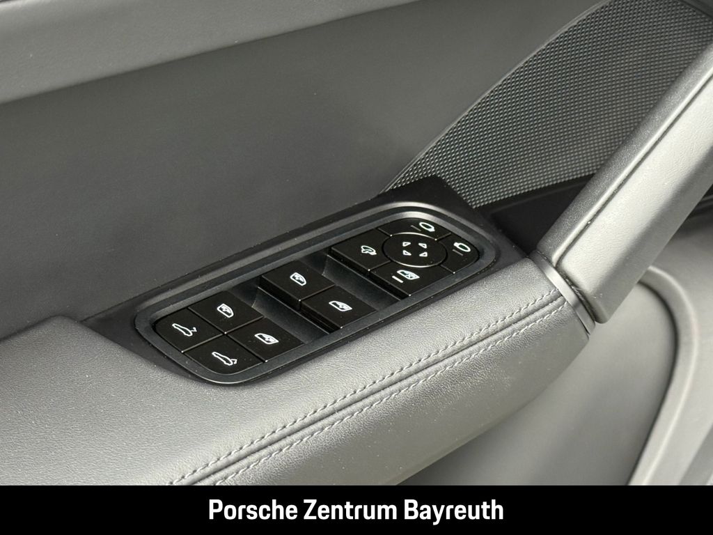 Porsche Cayenne 2024