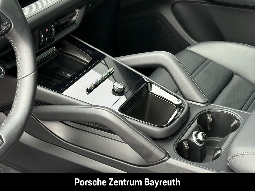 Porsche Cayenne 2024