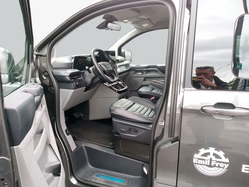 Ford Tourneo Custom 2025