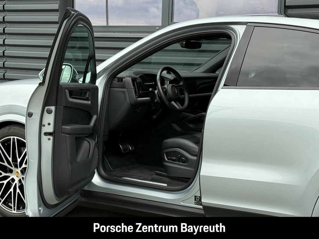 Porsche Cayenne 2024