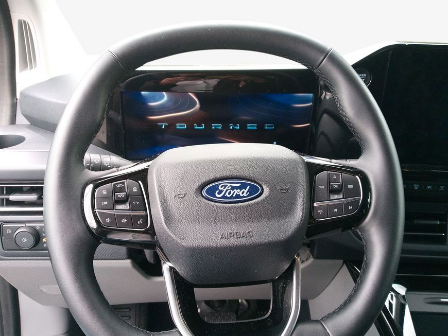 Ford Tourneo Custom 2025