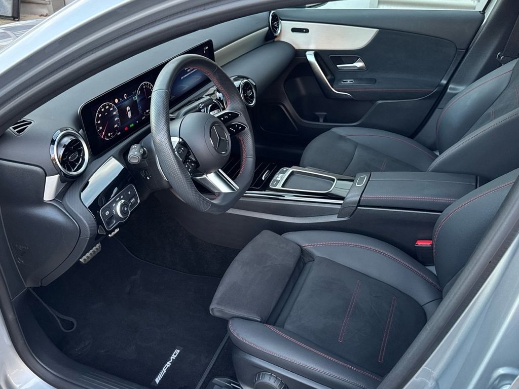 Mercedes-Benz A 250 2025