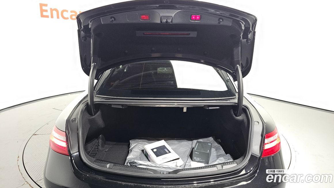 Mercedes-Benz E-Class 2020