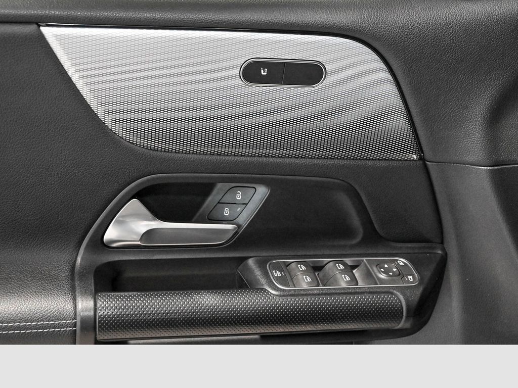 Mercedes-Benz B 180 2022