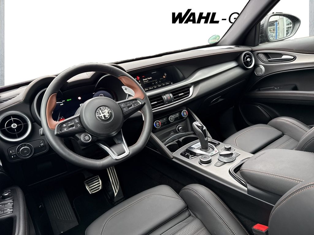 Alfa Romeo Stelvio 2025