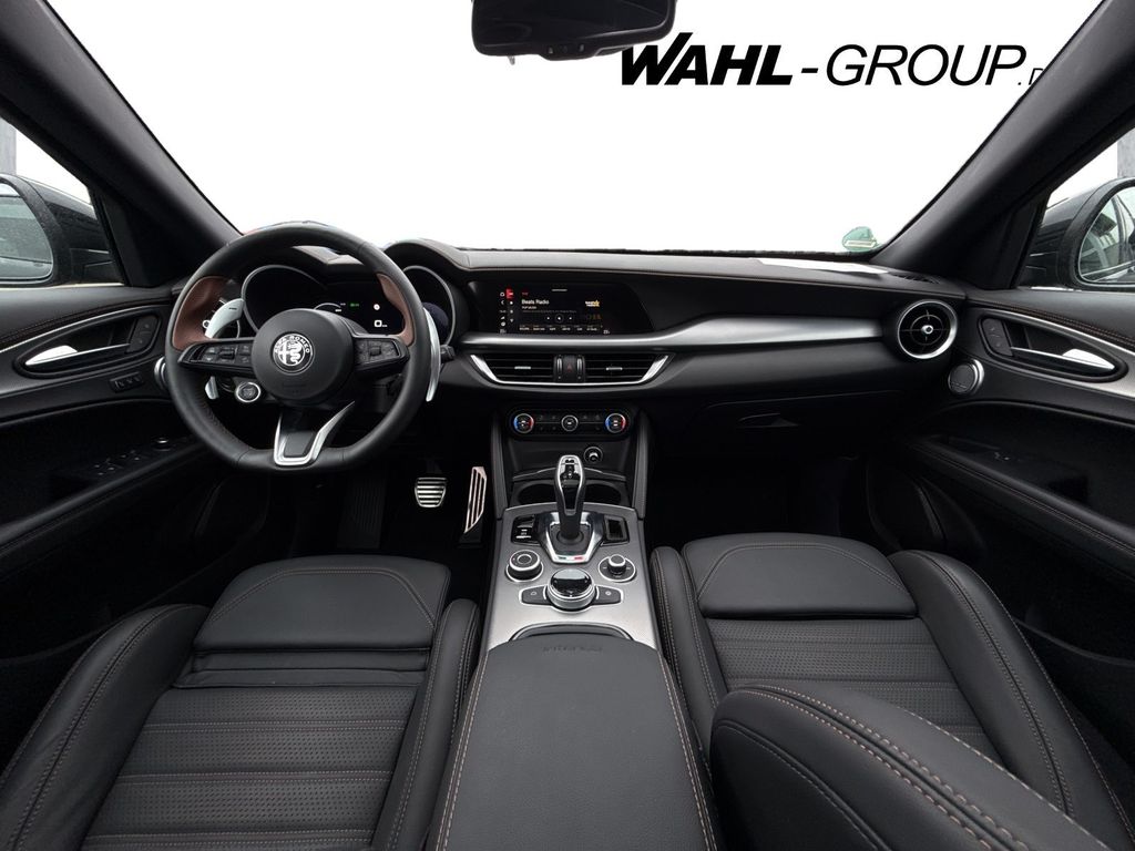 Alfa Romeo Stelvio 2025