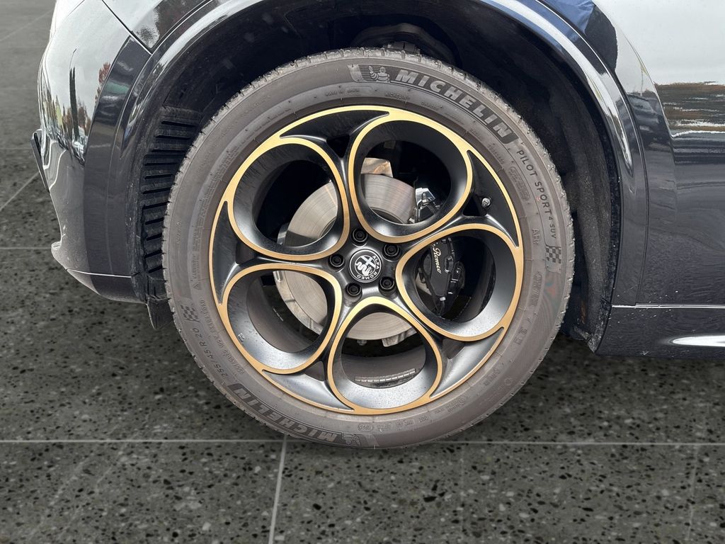 Alfa Romeo Stelvio 2025