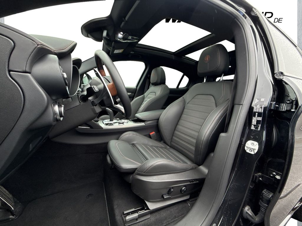 Alfa Romeo Stelvio 2025