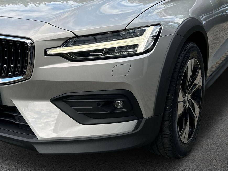 Volvo V60 Cross Country 2024