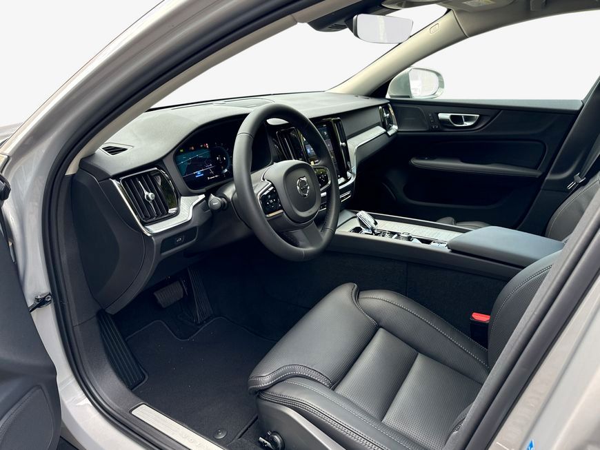 Volvo V60 Cross Country 2024