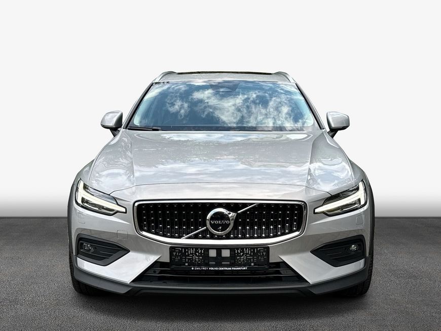 Volvo V60 Cross Country 2024