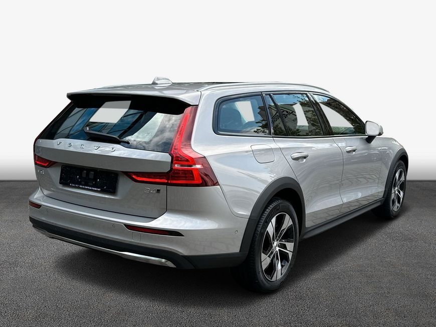 Volvo V60 Cross Country 2024