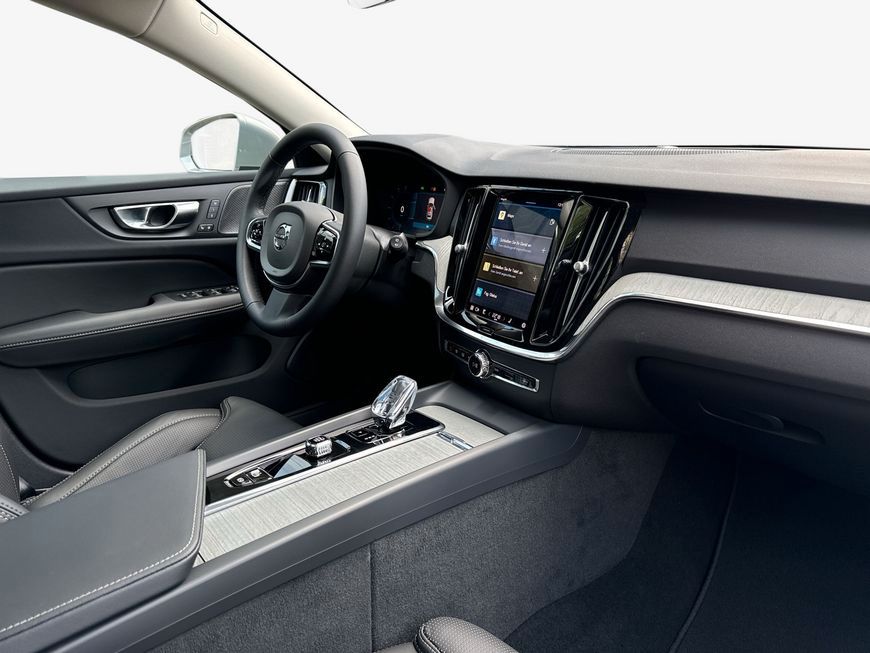 Volvo V60 Cross Country 2024