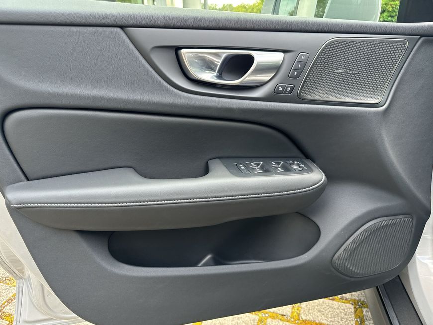 Volvo V60 Cross Country 2024