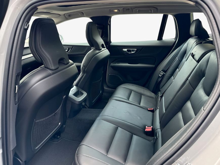 Volvo V60 Cross Country 2024