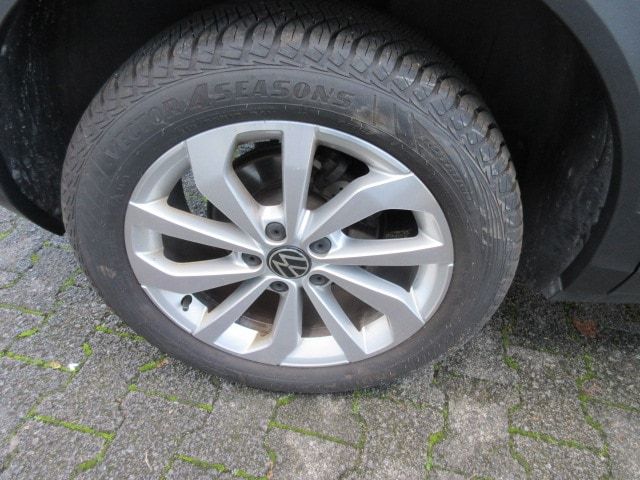 Volkswagen T-Roc 2024