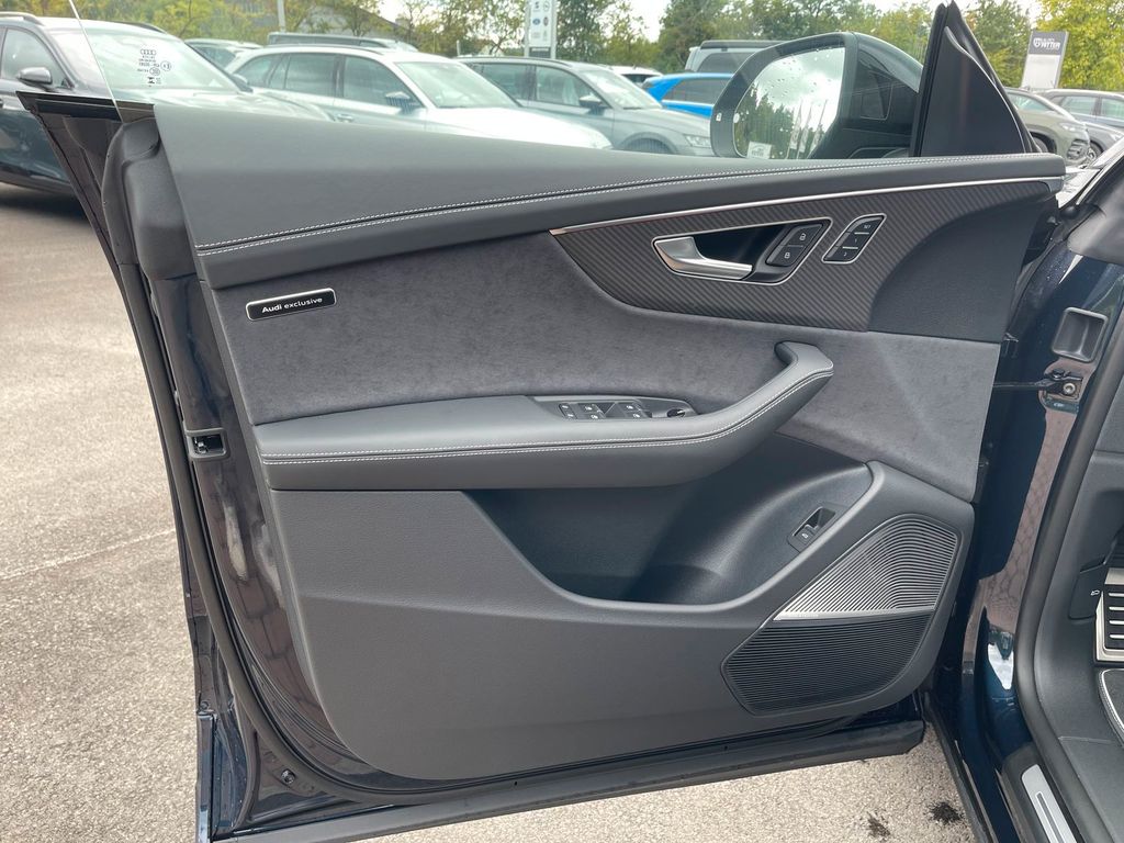 Audi RSQ8 2025