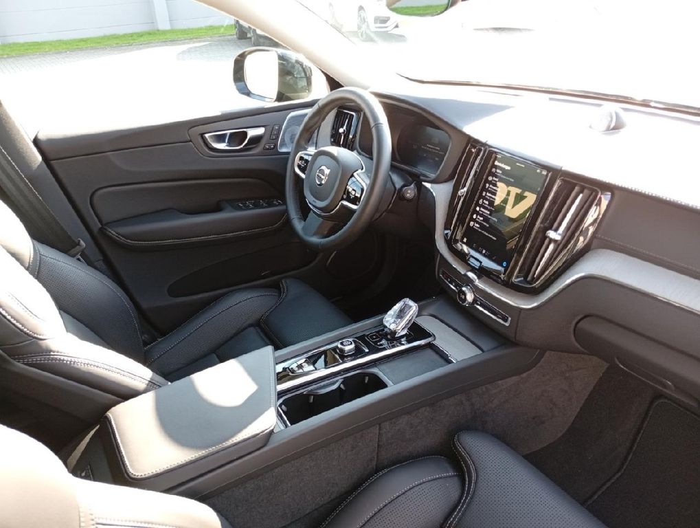 Volvo XC60 2025