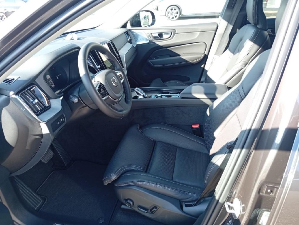 Volvo XC60 2025